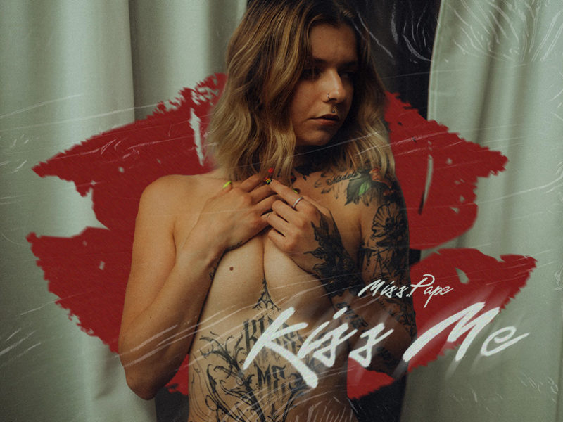 Sandra @miss.pape | Kiss Me